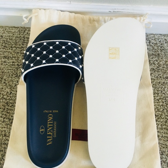 New Authentic Valentino Free Leather Rockstud Quilted Slide - Picture 6 of 6